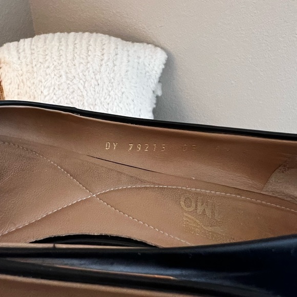 Salvatore Ferragamo leather flats 6.5 - Picture 3 of 5